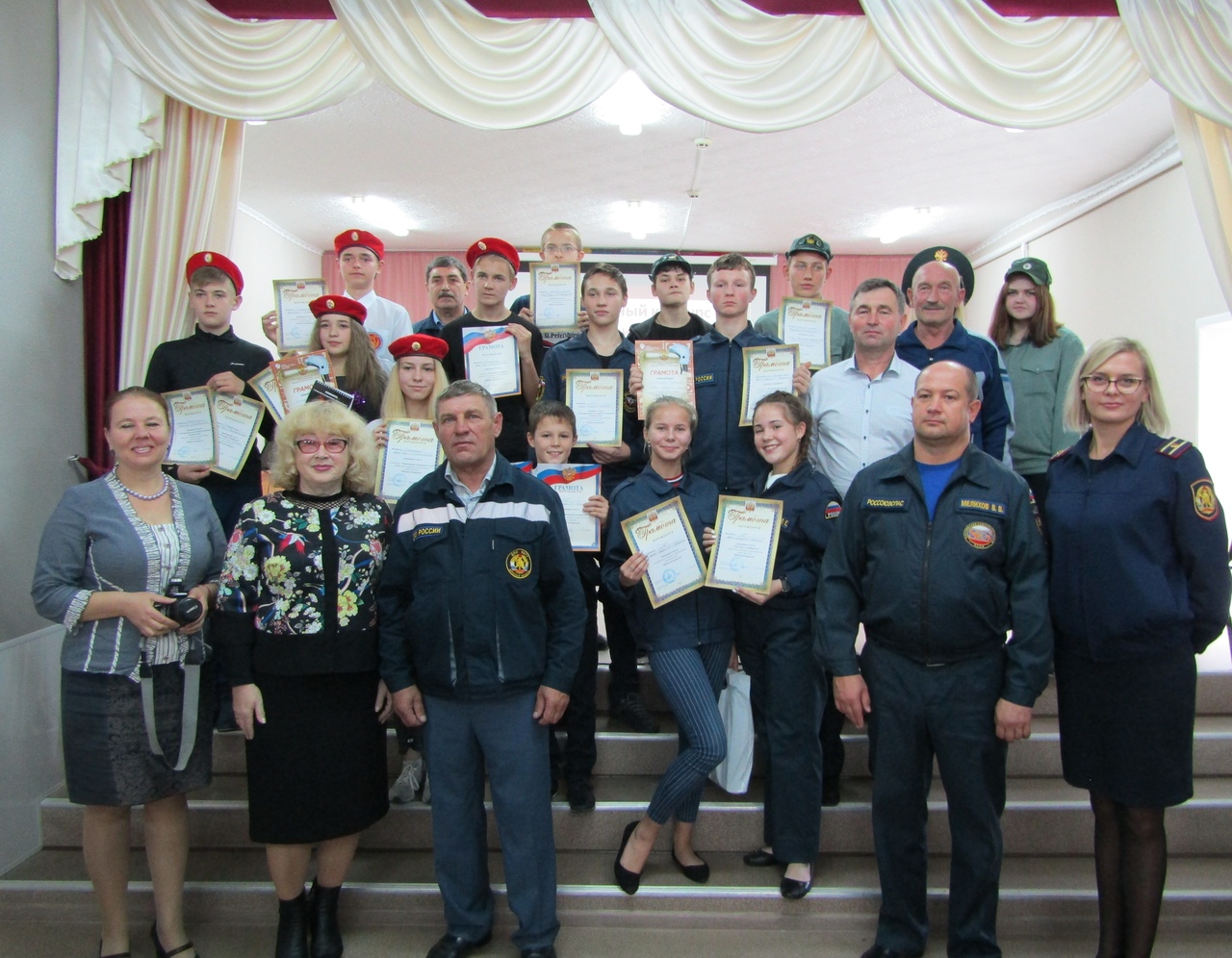 Районный конкурс-соревнование среди дружин «Юный пожарный» Районный конкурс-соревнование среди дружин «Юный пожарный»
